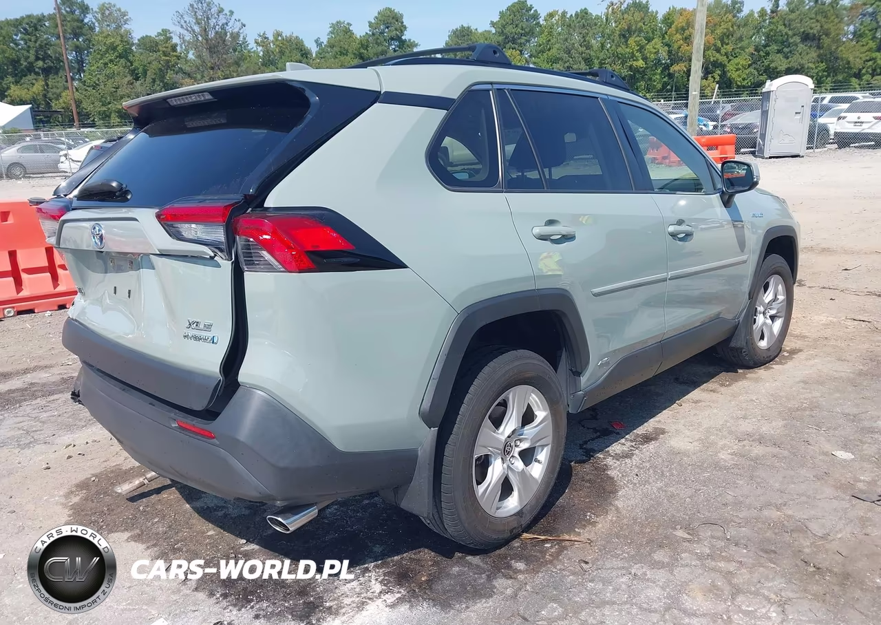 2021 Toyota Rav4 Xle VIN:JTMRWRFV3MD131192 - 4