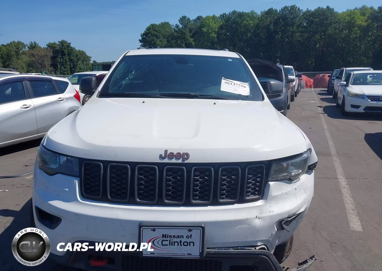 2020 Jeep Grand Cherokee Trailhawk 4X4 VIN:1C4RJFLG8LC116713 - 13