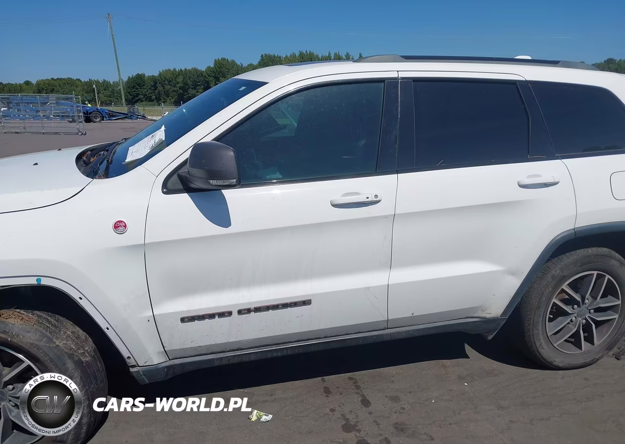 2020 Jeep Grand Cherokee Trailhawk 4X4 VIN:1C4RJFLG8LC116713 - 15