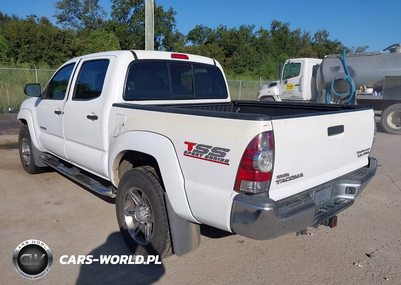 2014 Toyota Tacoma Prerunner V6 VIN:3TMJU4GNXEM157217 - 3