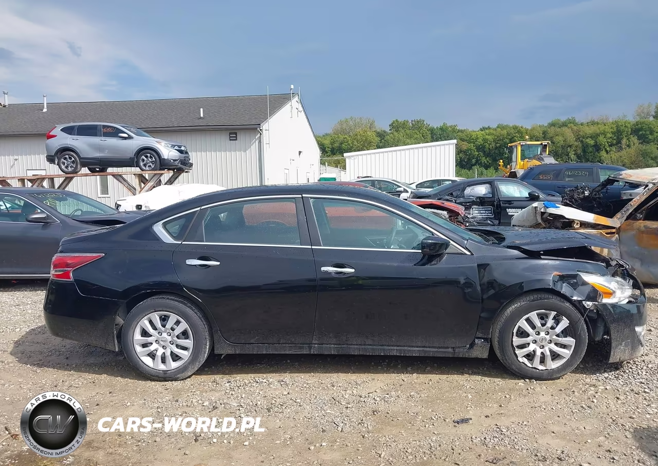 2015 Nissan Altima 2.5 S VIN:1N4AL3AP5FC413859 - 14