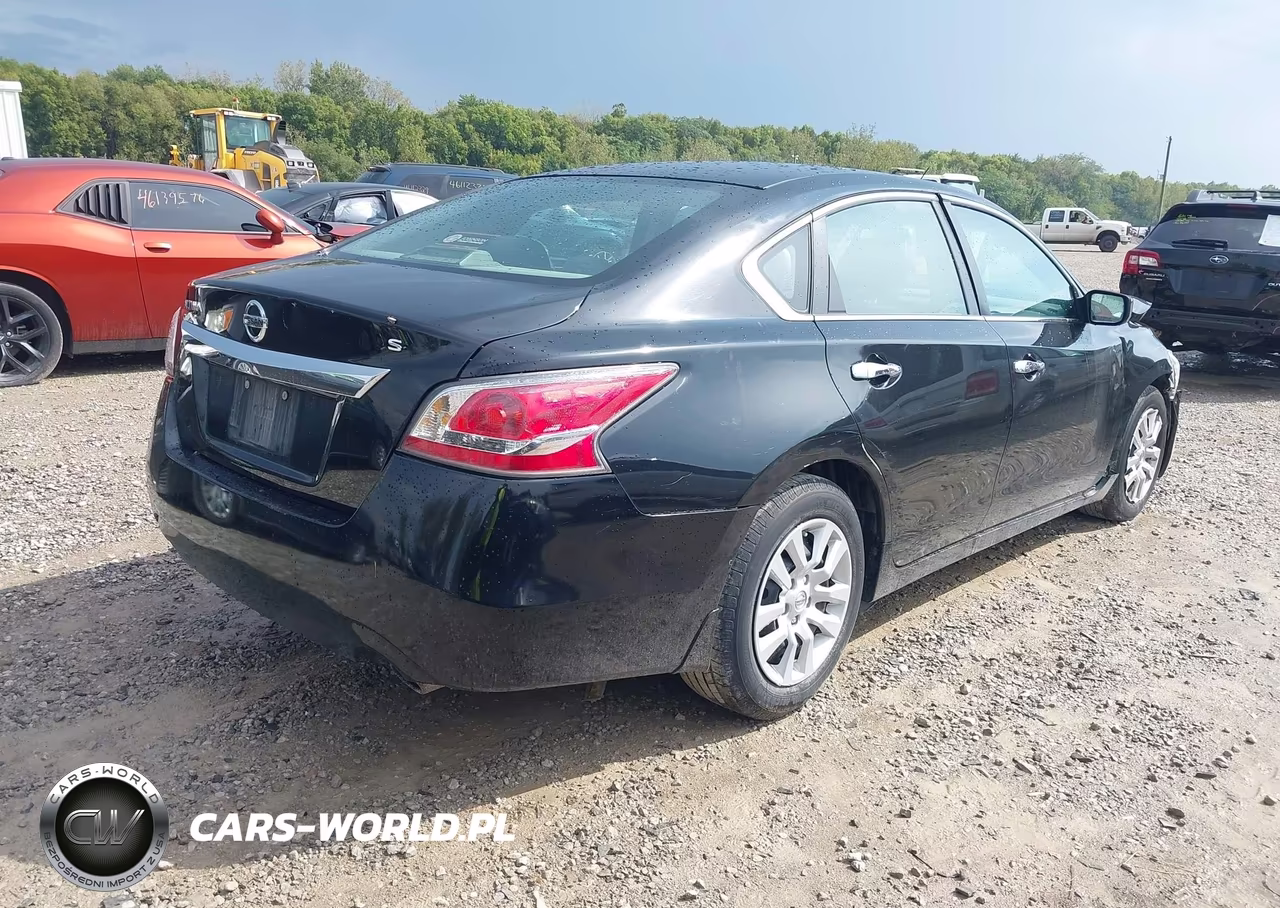 2015 Nissan Altima 2.5 S VIN:1N4AL3AP5FC413859 - 4