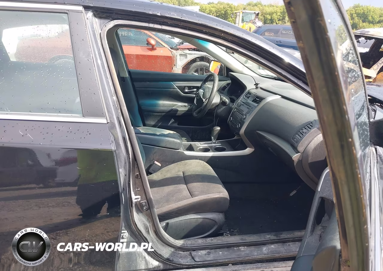 2015 Nissan Altima 2.5 S VIN:1N4AL3AP5FC413859 - 5