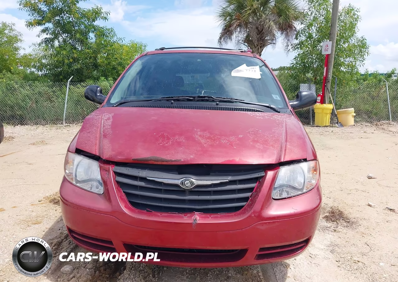 2006 Chrysler Town & Country VIN:1A4GP45R16B610361 - 11
