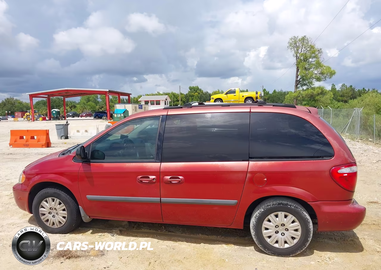 2006 Chrysler Town & Country VIN:1A4GP45R16B610361 - 13