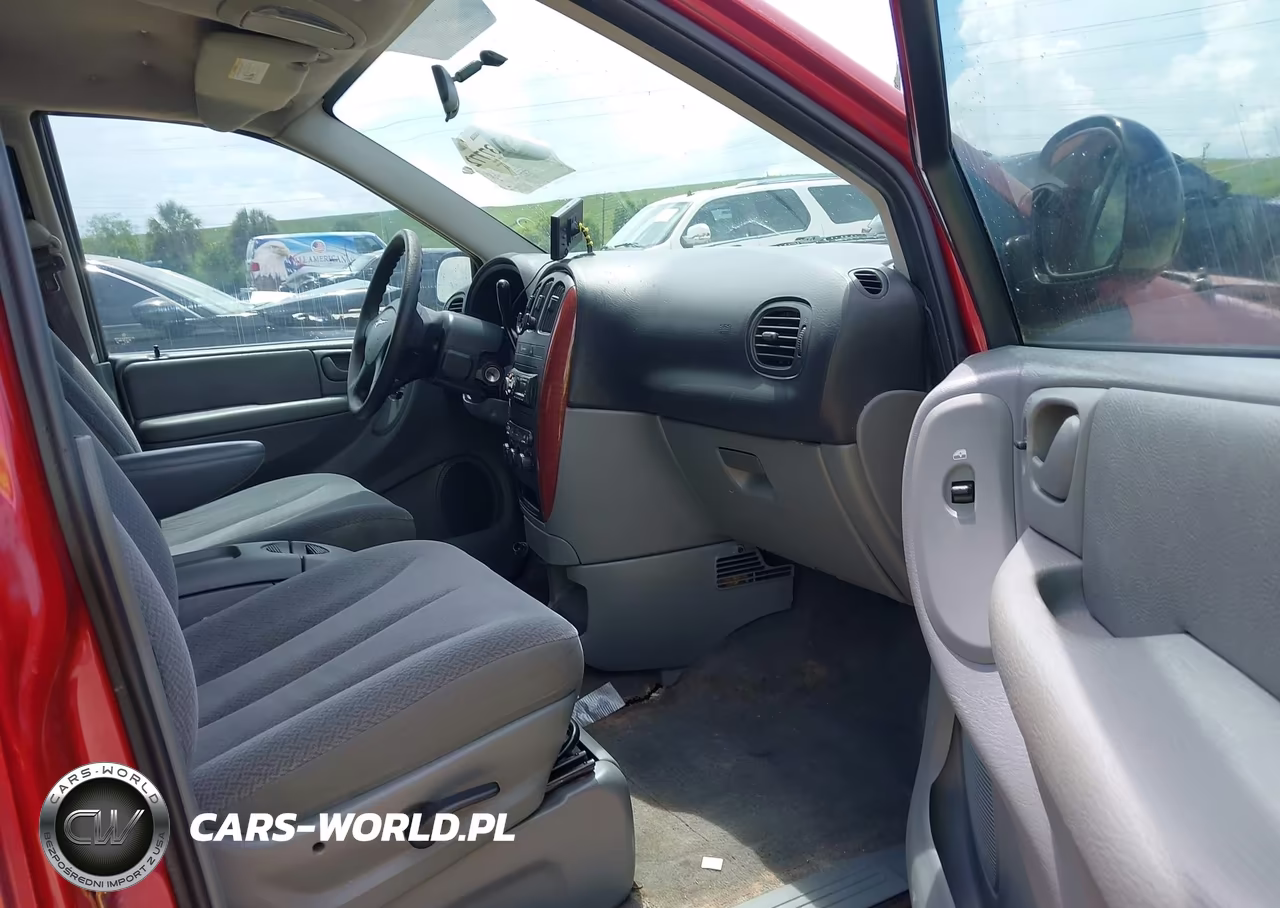 2006 Chrysler Town & Country VIN:1A4GP45R16B610361 - 5