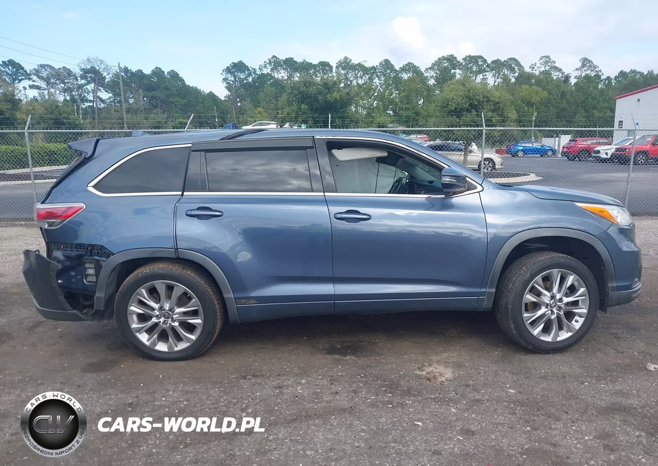 2015 Toyota Highlander Le Plus V6 VIN:5TDZKRFH0FS045223 - 12