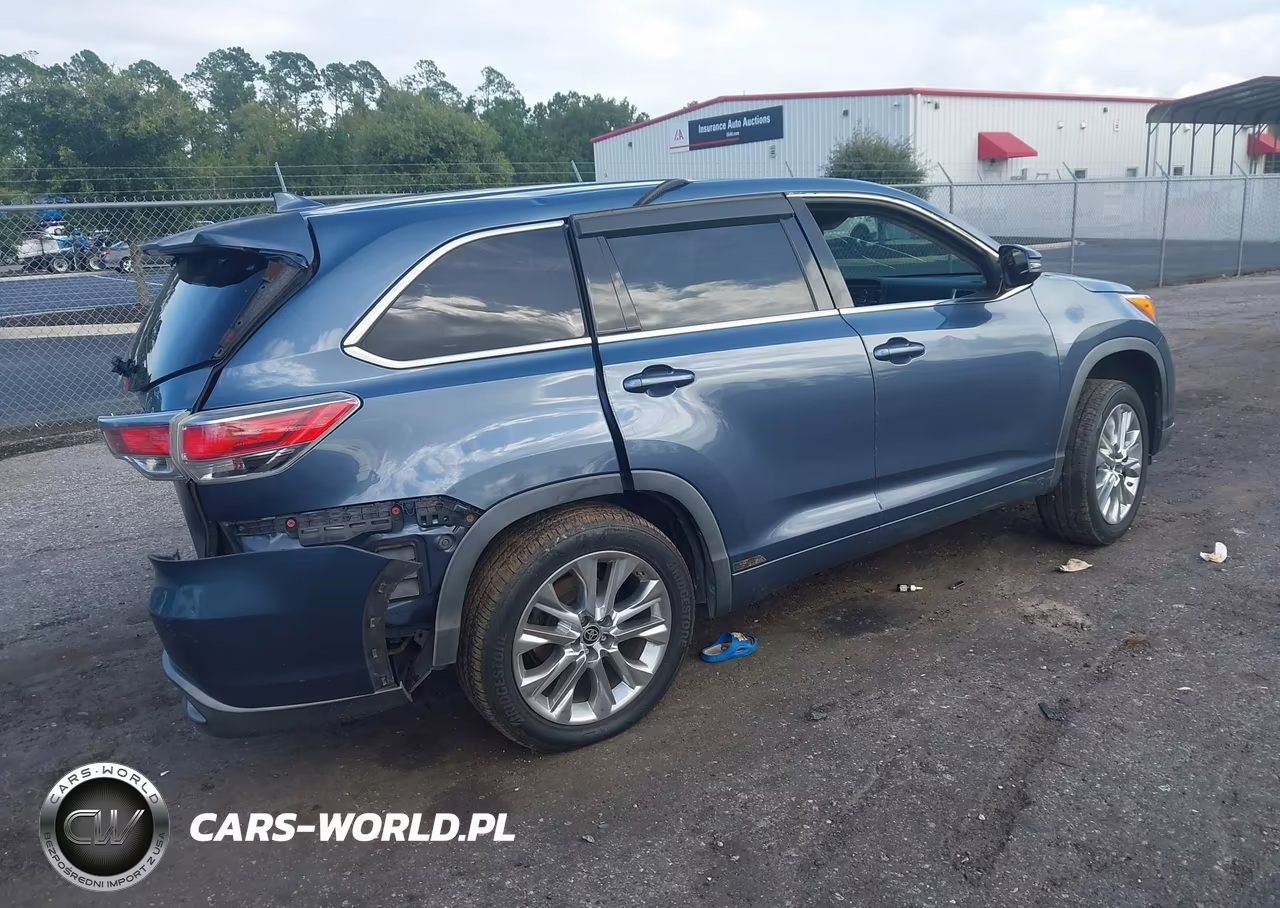2015 Toyota Highlander Le Plus V6 VIN:5TDZKRFH0FS045223 - 4