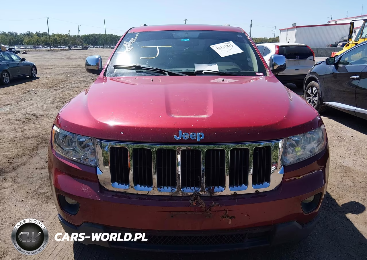 2011 Jeep Grand Cherokee Laredo VIN:1J4RR4GT1BC590838 - 6