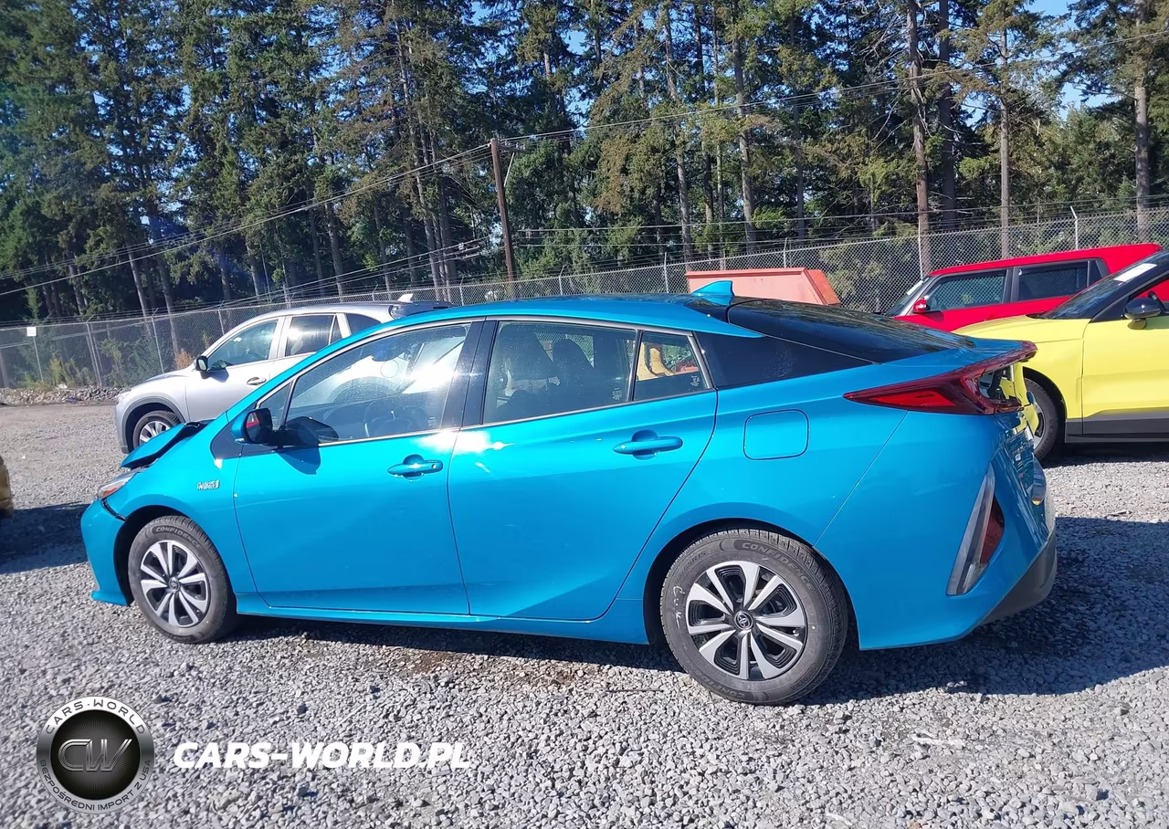 2017 Toyota Prius Prime Premium VIN:JTDKARFP3H3058256 - 14