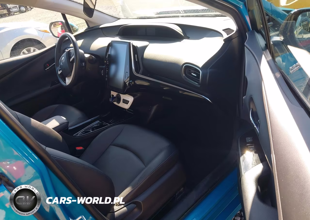 2017 Toyota Prius Prime Premium VIN:JTDKARFP3H3058256 - 17