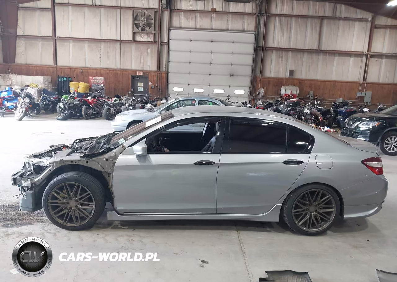 2017 Honda Accord Sport Se VIN:1HGCR2F15HA147856 - 15