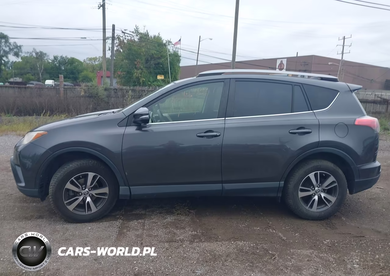 2018 Toyota Rav4 Xle VIN:JTMRFREV4JJ228111 - 14