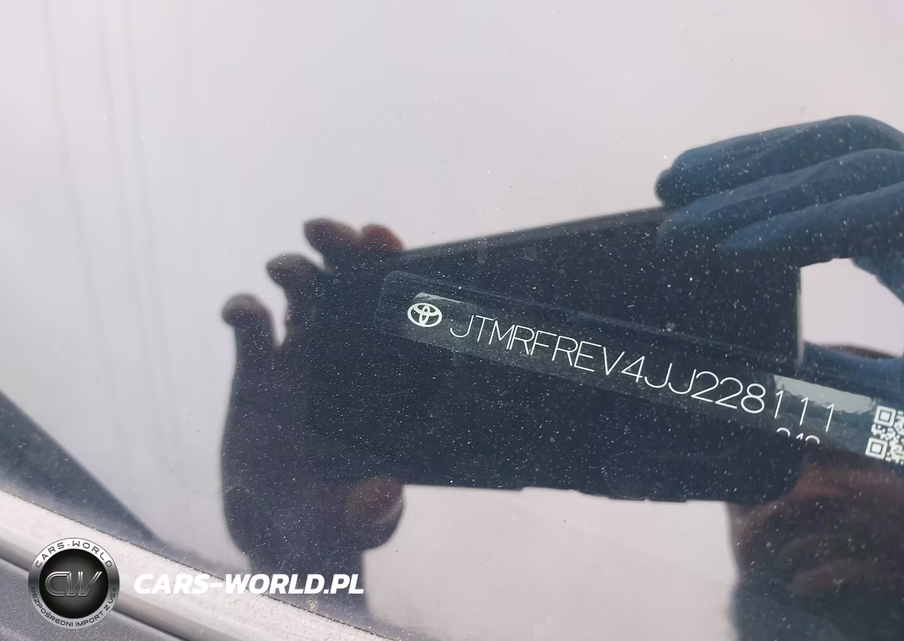 2018 Toyota Rav4 Xle VIN:JTMRFREV4JJ228111 - 9
