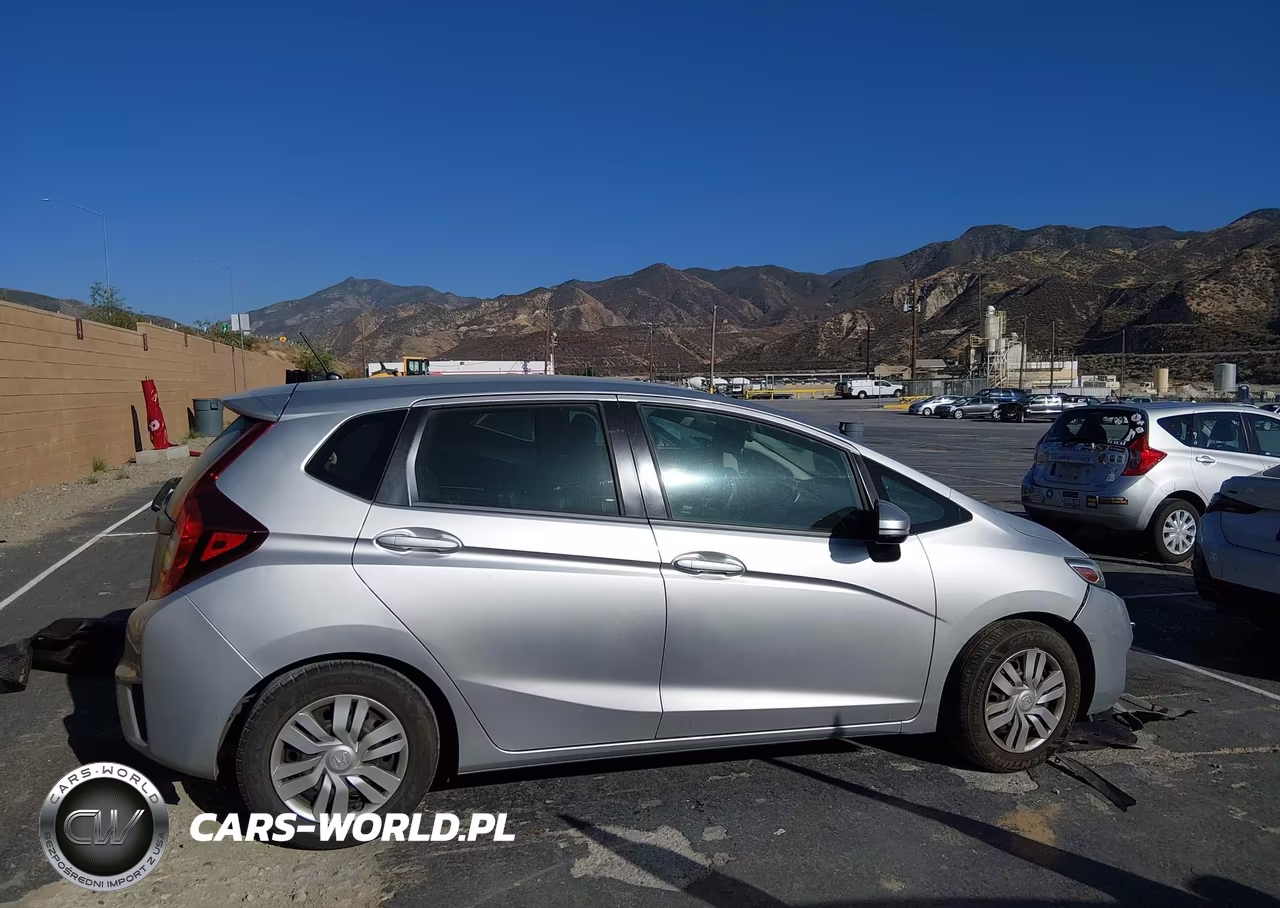2015 Honda Fit Lx VIN:3HGGK5H5XFM748736 - 13