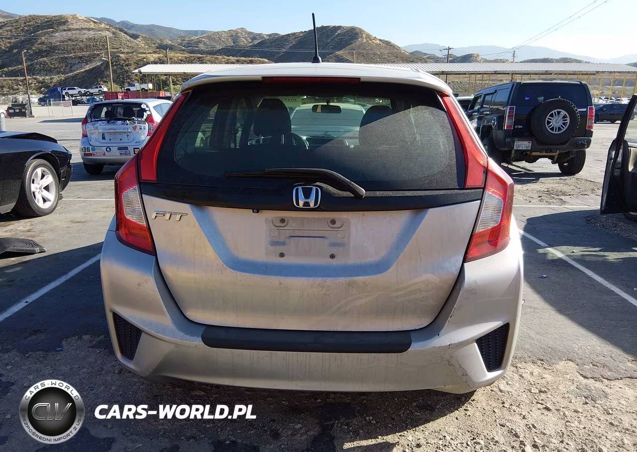 2015 Honda Fit Lx VIN:3HGGK5H5XFM748736 - 16