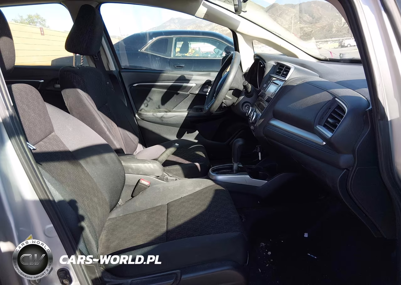 2015 Honda Fit Lx VIN:3HGGK5H5XFM748736 - 5