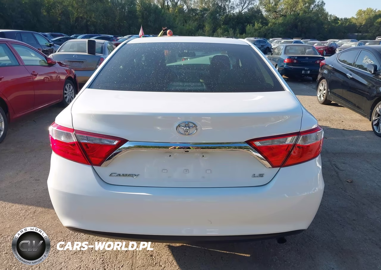 2017 Toyota Camry Le VIN:4T1BF1FK9HU343928 - 17