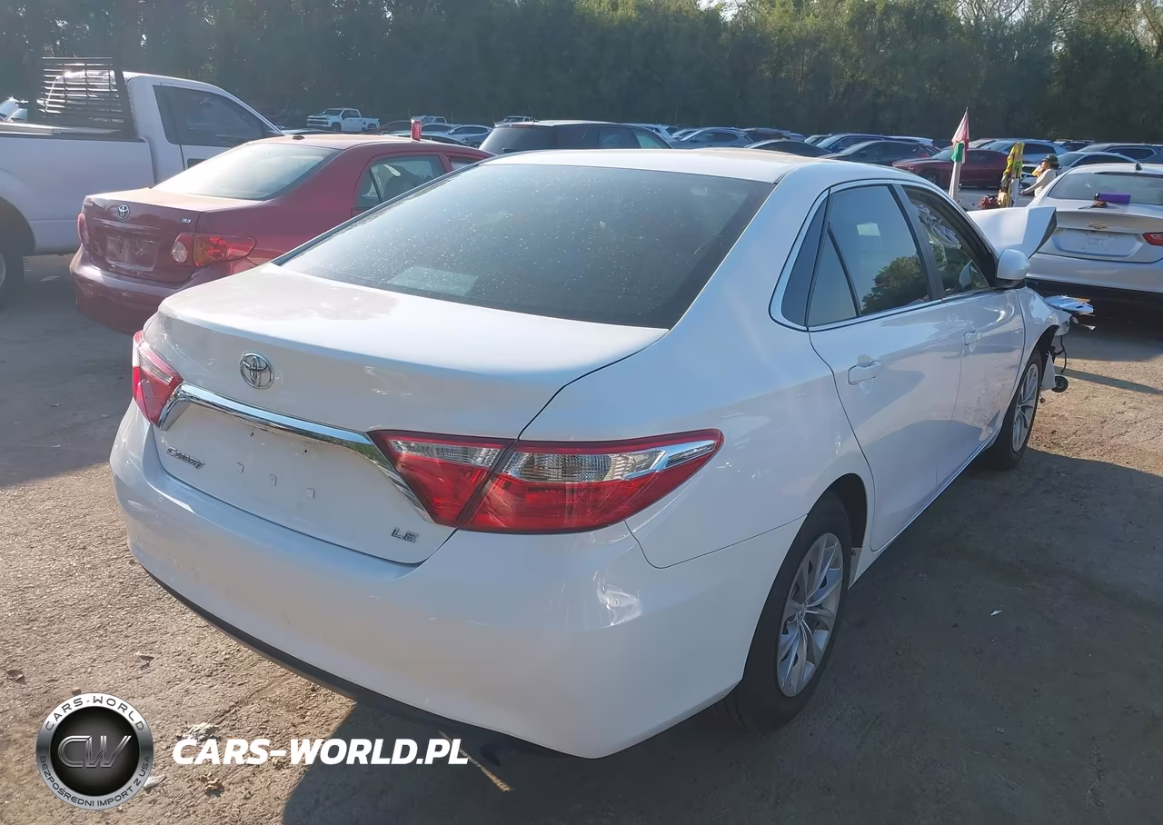 2017 Toyota Camry Le VIN:4T1BF1FK9HU343928 - 4
