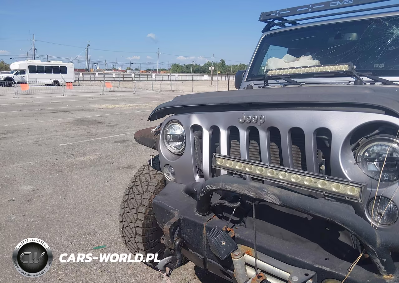 2015 Jeep Wrangler Unlimited Sport VIN:1C4BJWDG4FL510181 - 6