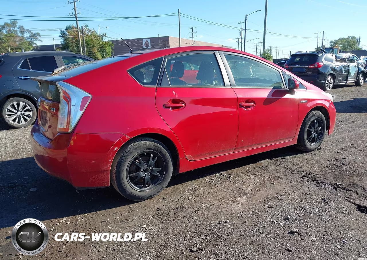 2013 Toyota Prius Three VIN:JTDKN3DU7D1727631 - 4