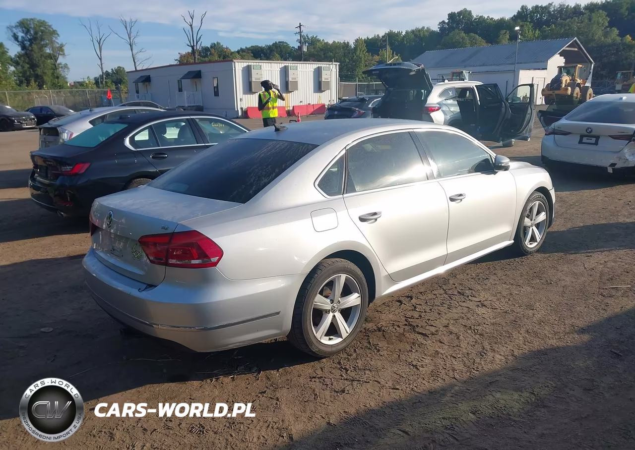 2012 Volkswagen Passat 2.5L Se VIN:1VWBH7A30CC056720 - 4