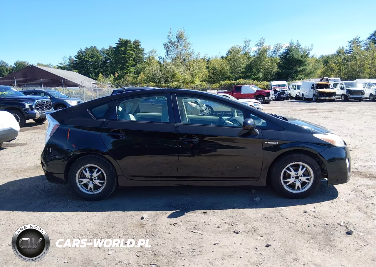 2011 Toyota Prius Two VIN:JTDKN3DU7B5341068 - 14