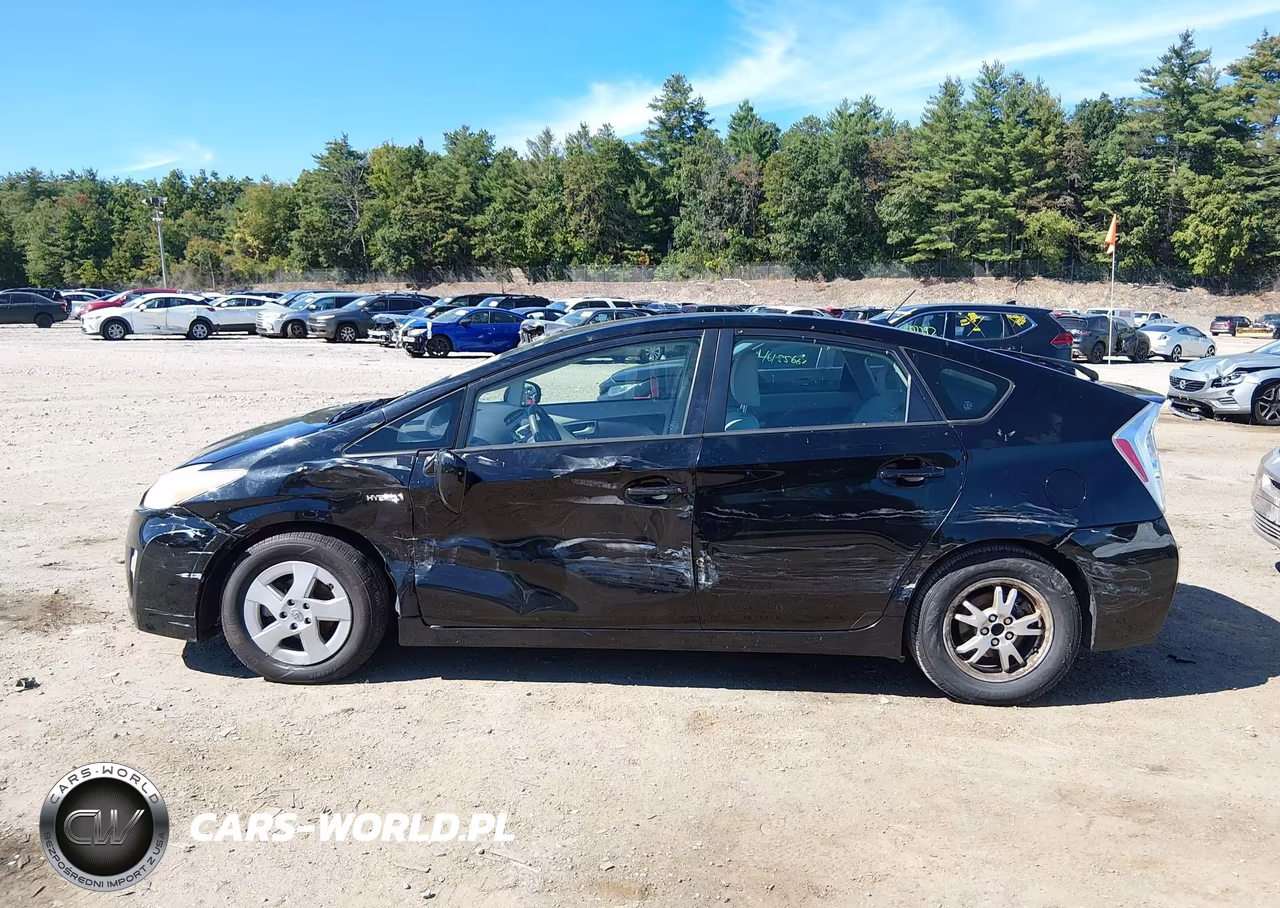 2011 Toyota Prius Two VIN:JTDKN3DU7B5341068 - 15