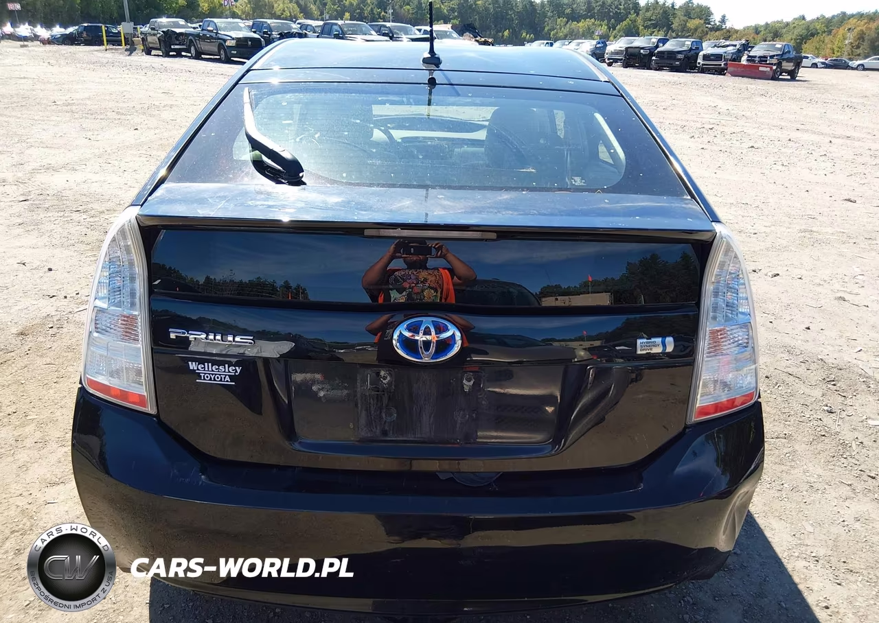 2011 Toyota Prius Two VIN:JTDKN3DU7B5341068 - 17