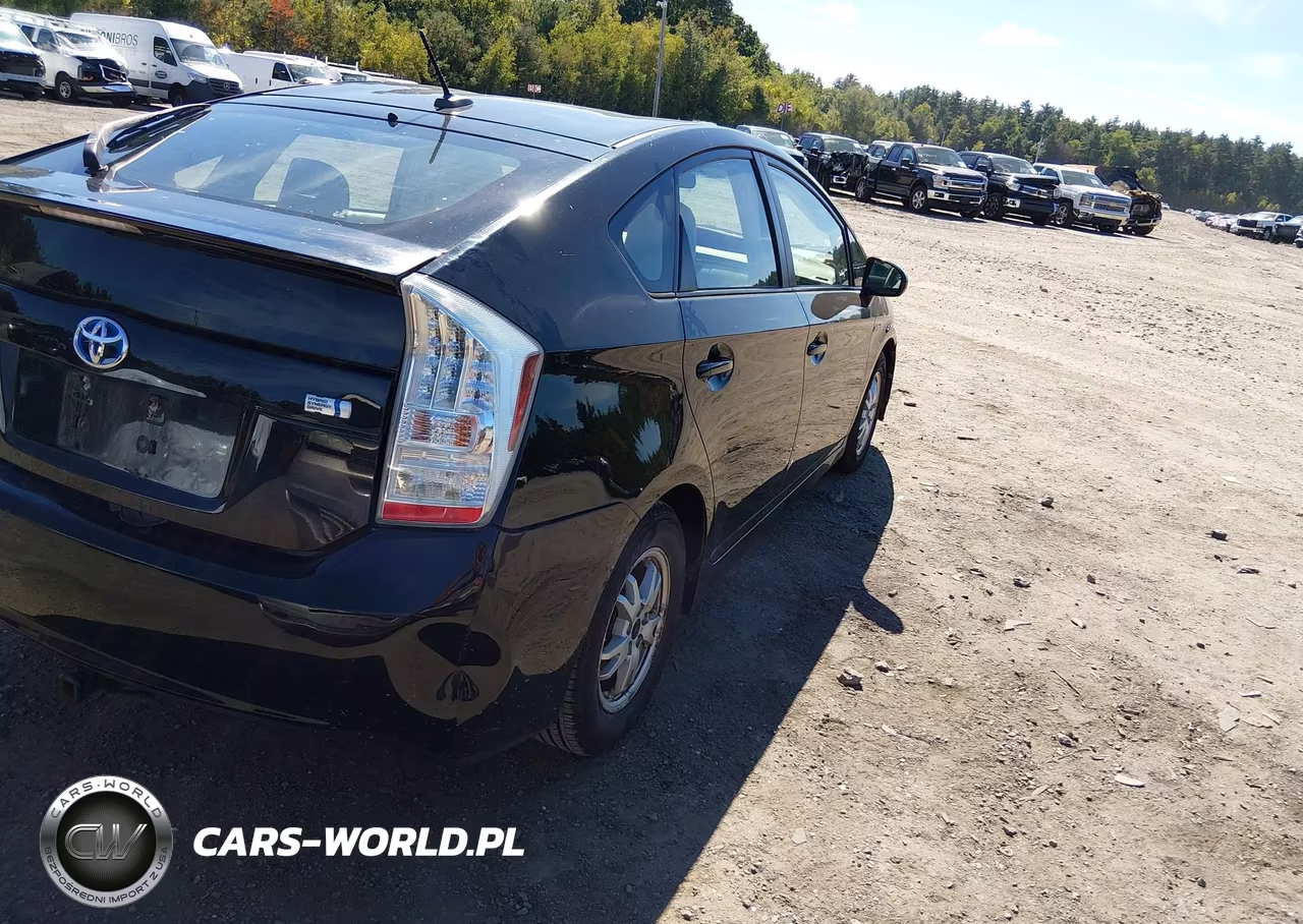 2011 Toyota Prius Two VIN:JTDKN3DU7B5341068 - 4