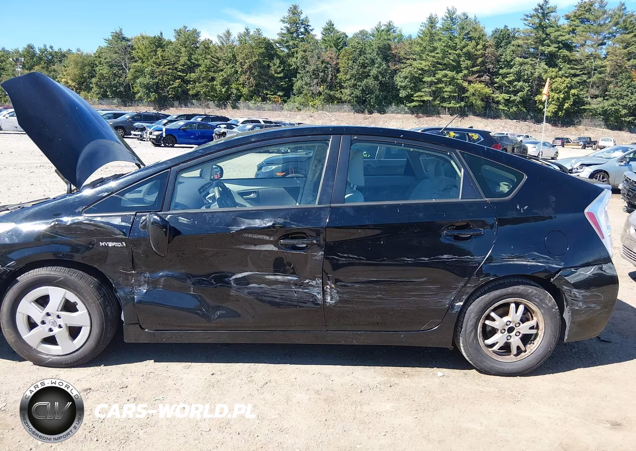 2011 Toyota Prius Two VIN:JTDKN3DU7B5341068 - 6
