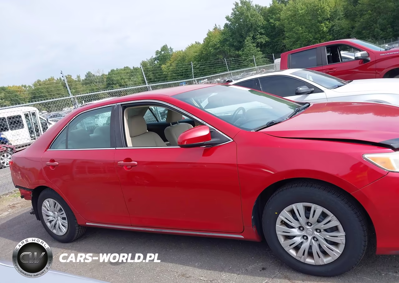 2014 Toyota Camry Le VIN:4T1BF1FK1EU831184 - 14