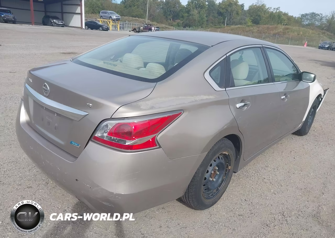 2014 Nissan Altima 2.5 S VIN:1N4AL3AP0EC144927 - 4