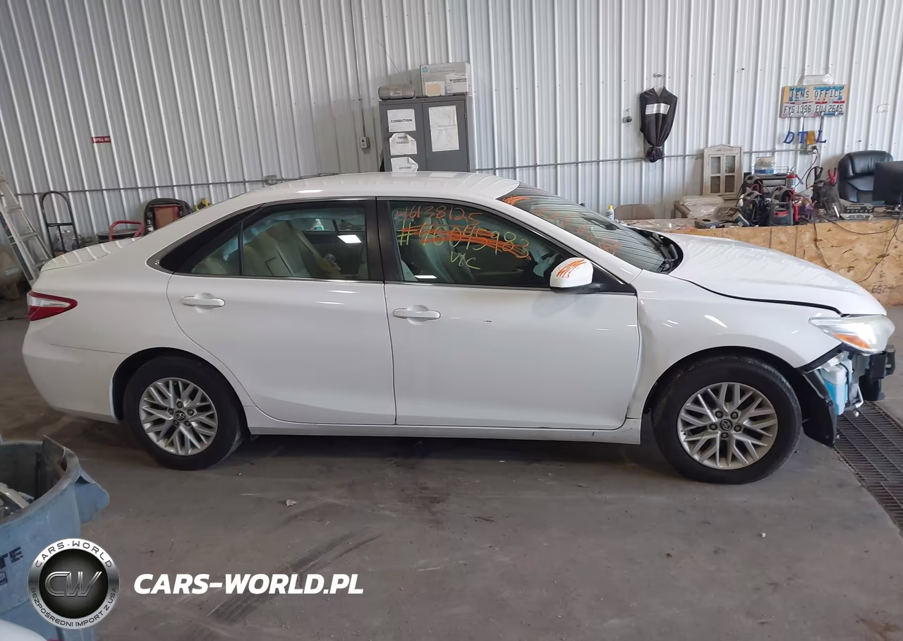 2016 Toyota Camry Le VIN:4T1BF1FKXGU245134 - 13