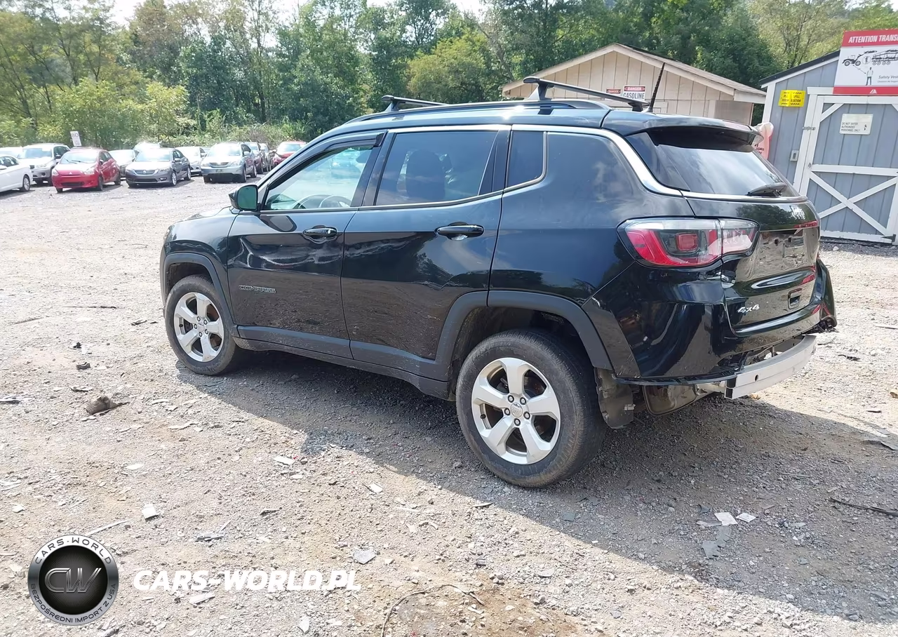 2018 Jeep Compass Latitude VIN:3C4NJDBB9JT484750 - 3