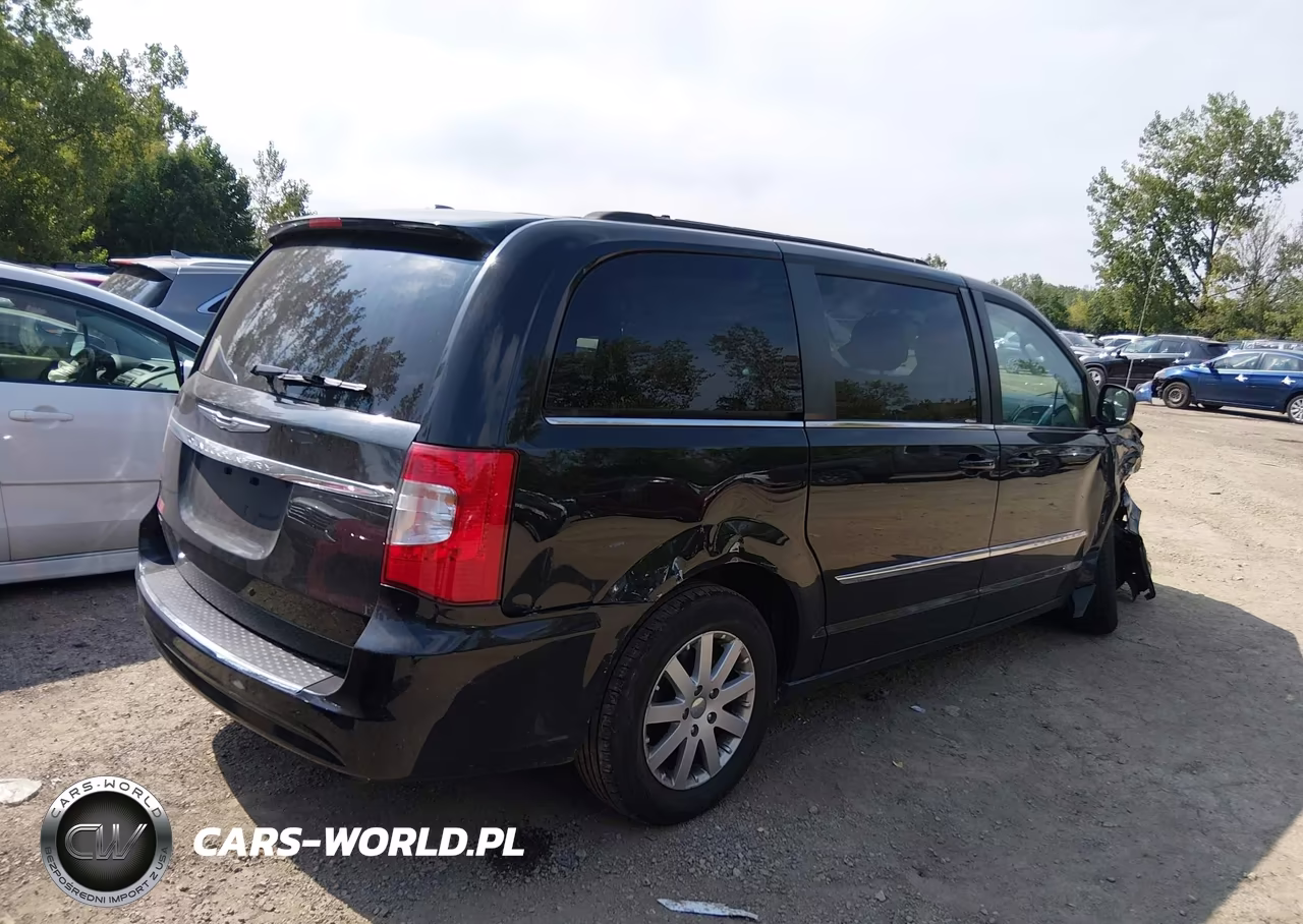 2013 Chrysler Town & Country Touring VIN:2C4RC1BG3DR696492 - 4
