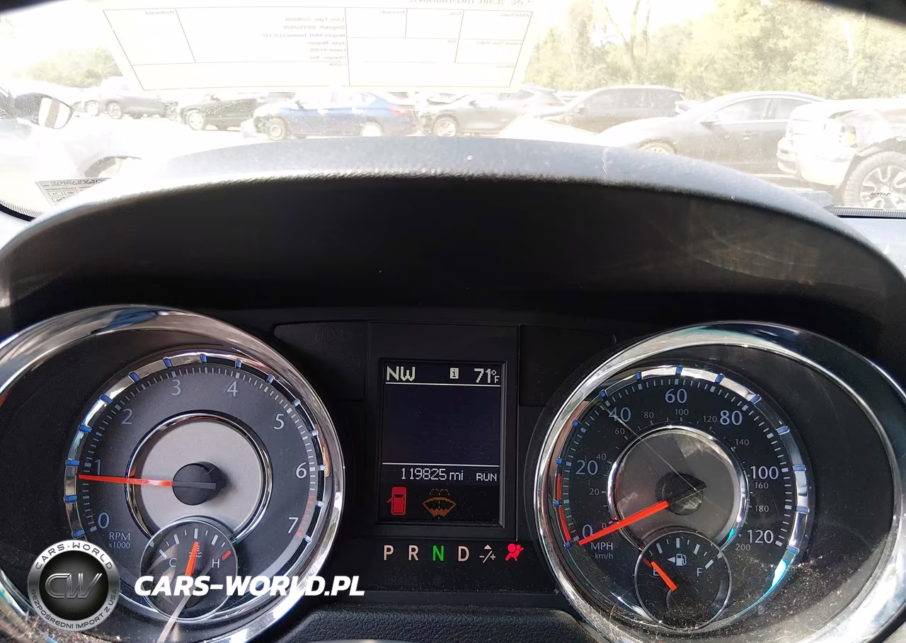 2013 Chrysler Town & Country Touring VIN:2C4RC1BG3DR696492 - 7
