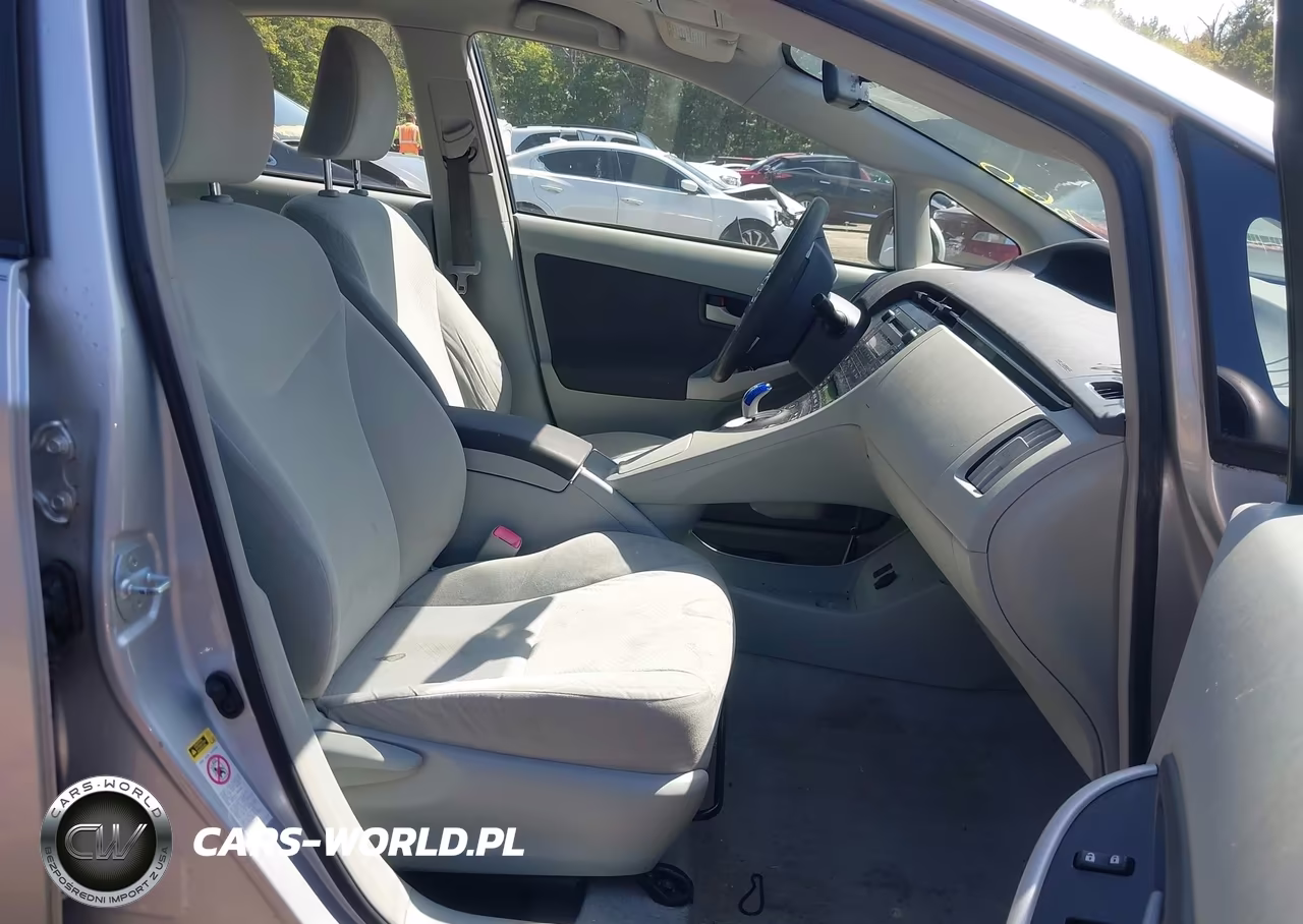2011 Toyota Prius Three VIN:JTDKN3DU8B0313518 - 5