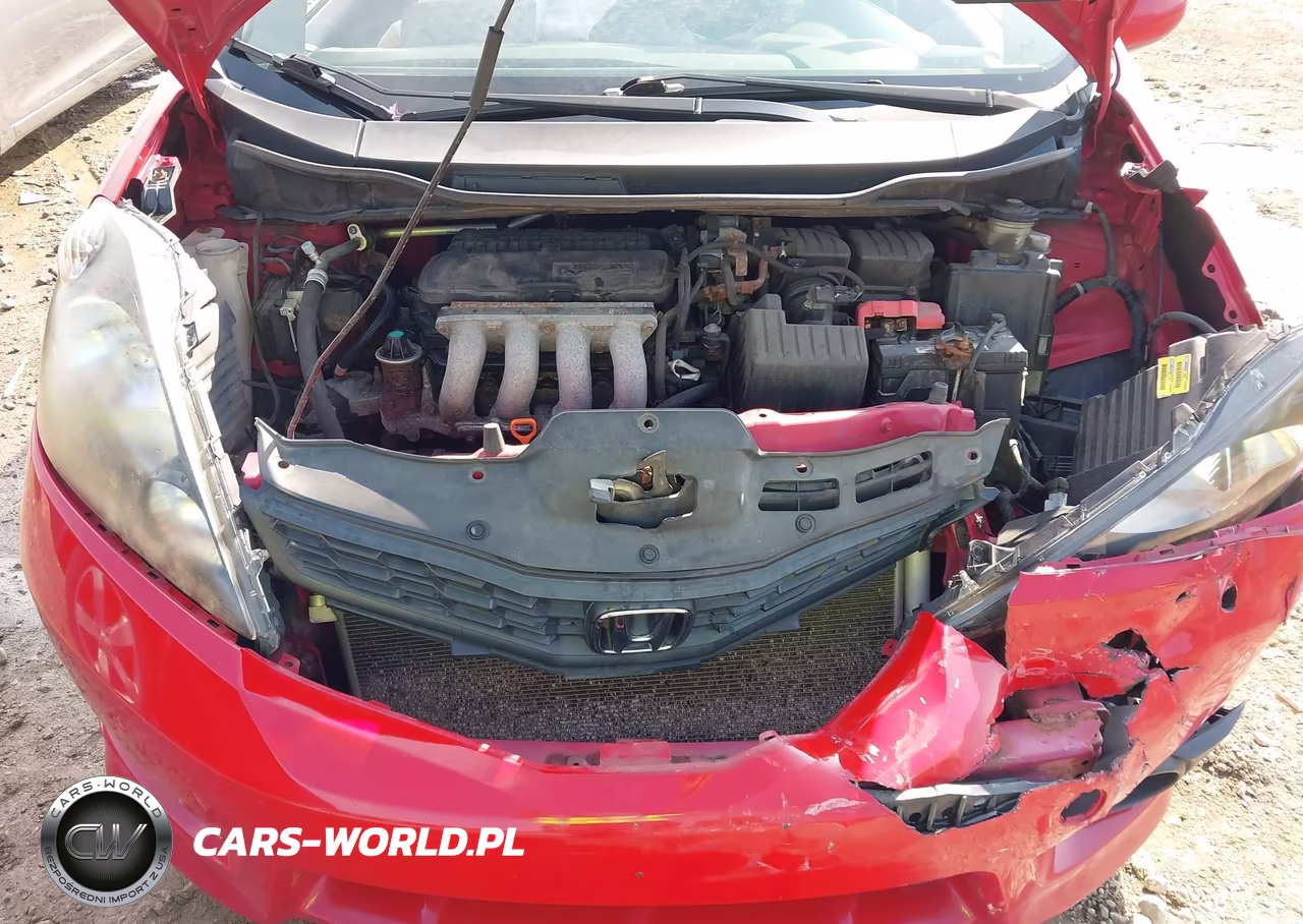 2013 Honda Fit Sport VIN:JHMGE8H51DC042436 - 10
