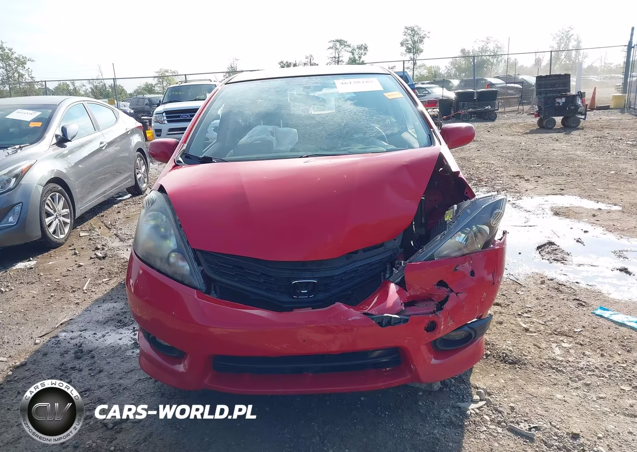 2013 Honda Fit Sport VIN:JHMGE8H51DC042436 - 12