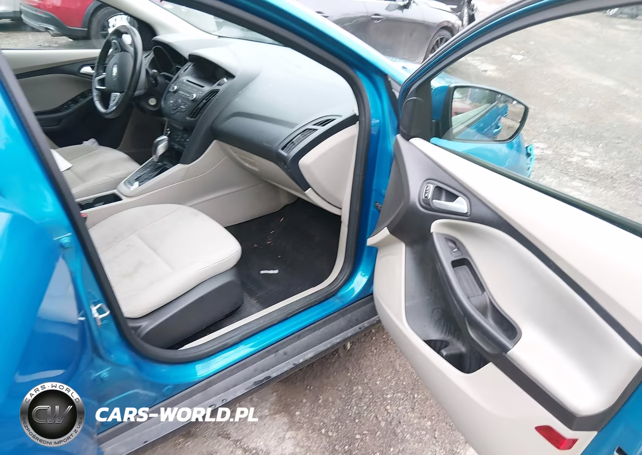 2015 Ford Focus Se VIN:1FADP3F21FL313076 - 5