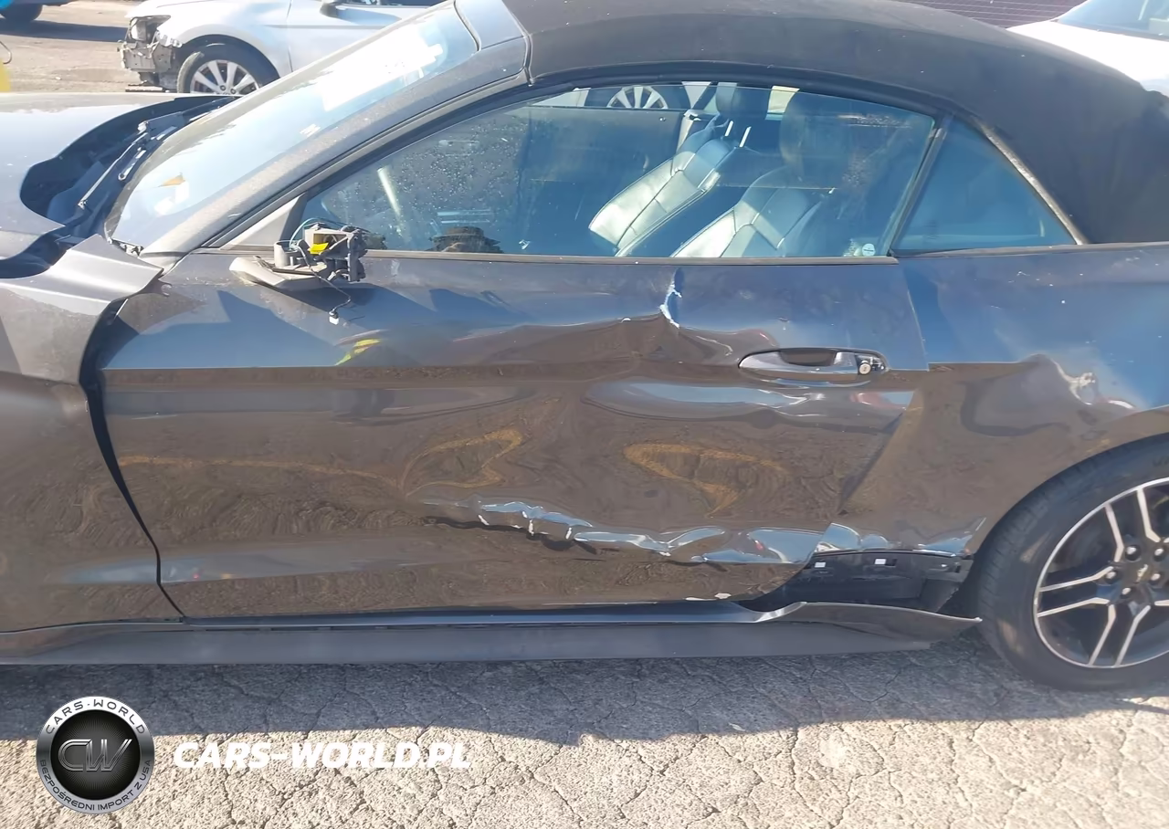 2020 Ford Mustang Ecoboost Premium VIN:1FATP8UH1L5125867 - 19