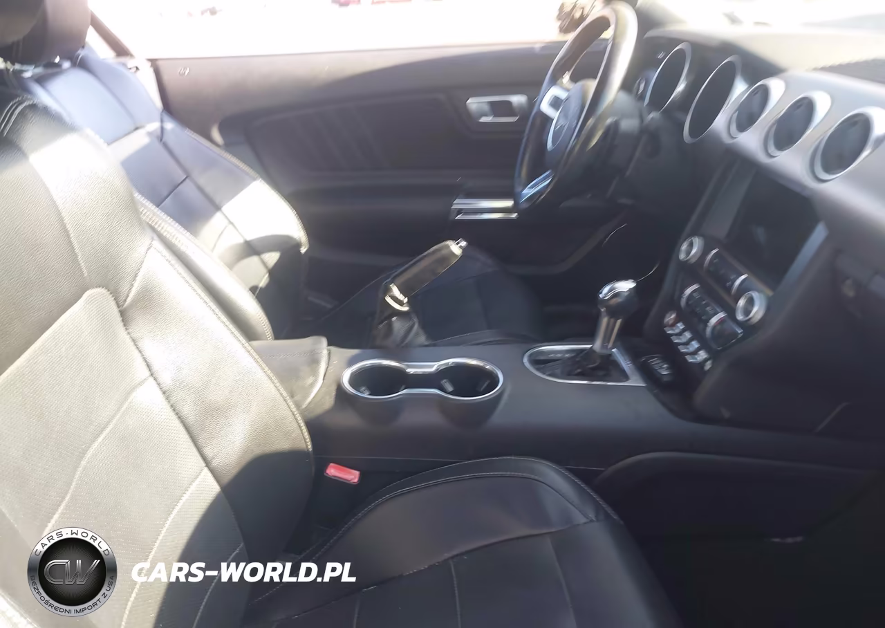 2020 Ford Mustang Ecoboost Premium VIN:1FATP8UH1L5125867 - 5