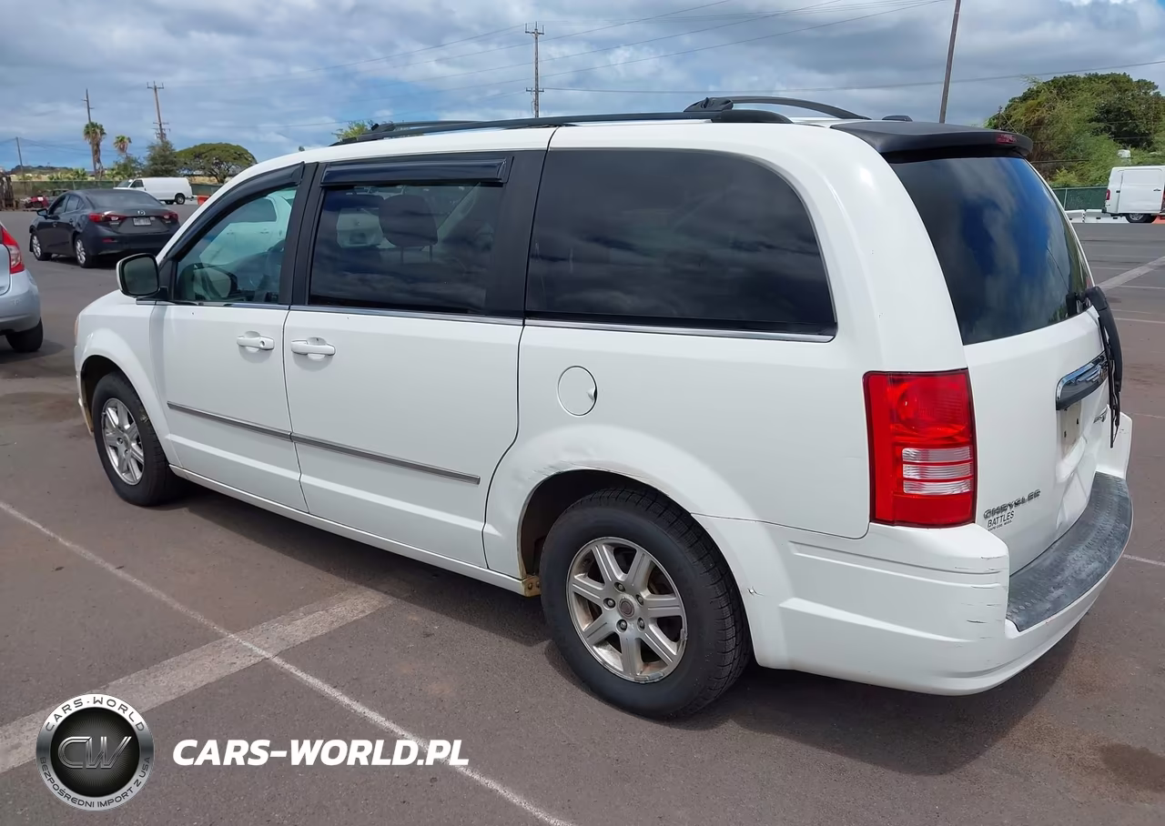 2010 Chrysler Town & Country Touring VIN:2A4RR5D1XAR136540 - 3