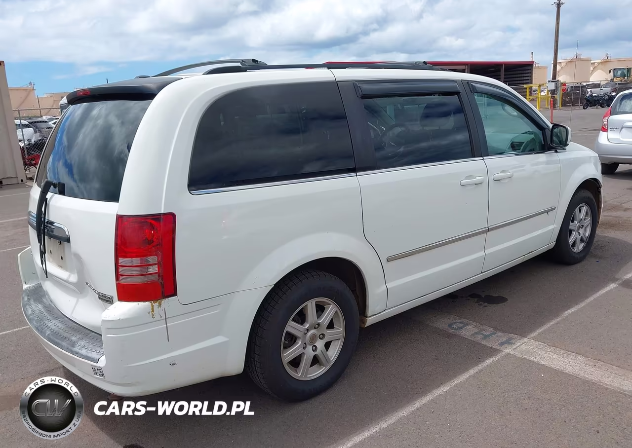 2010 Chrysler Town & Country Touring VIN:2A4RR5D1XAR136540 - 4