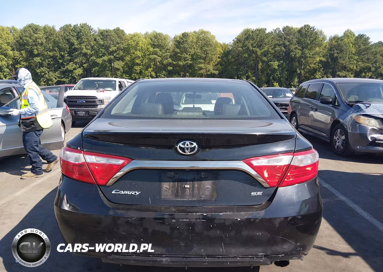 2015 Toyota Camry Se VIN:4T1BF1FK4FU979699 - 16