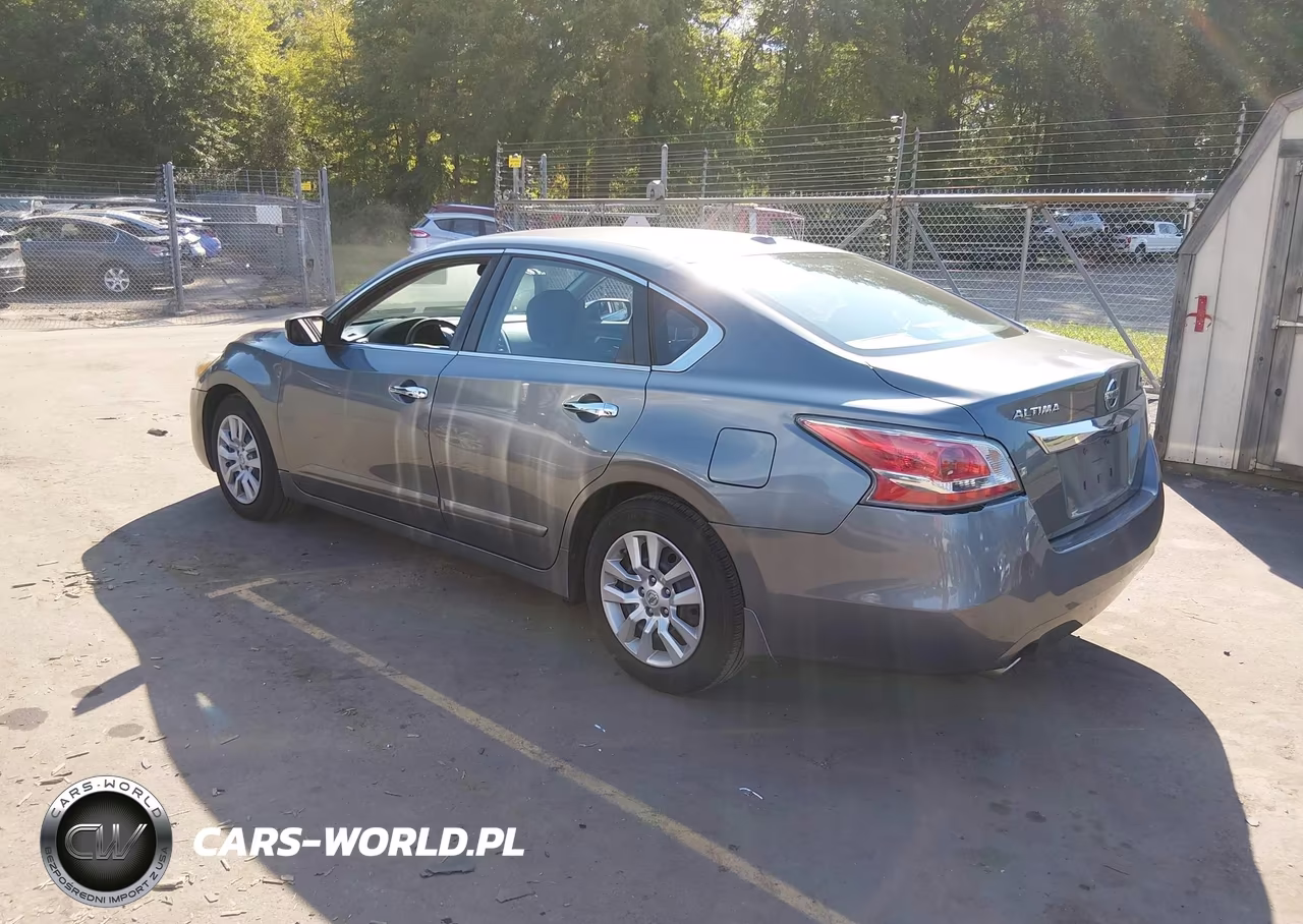 2015 Nissan Altima 2.5 S VIN:1N4AL3AP7FC105978 - 3