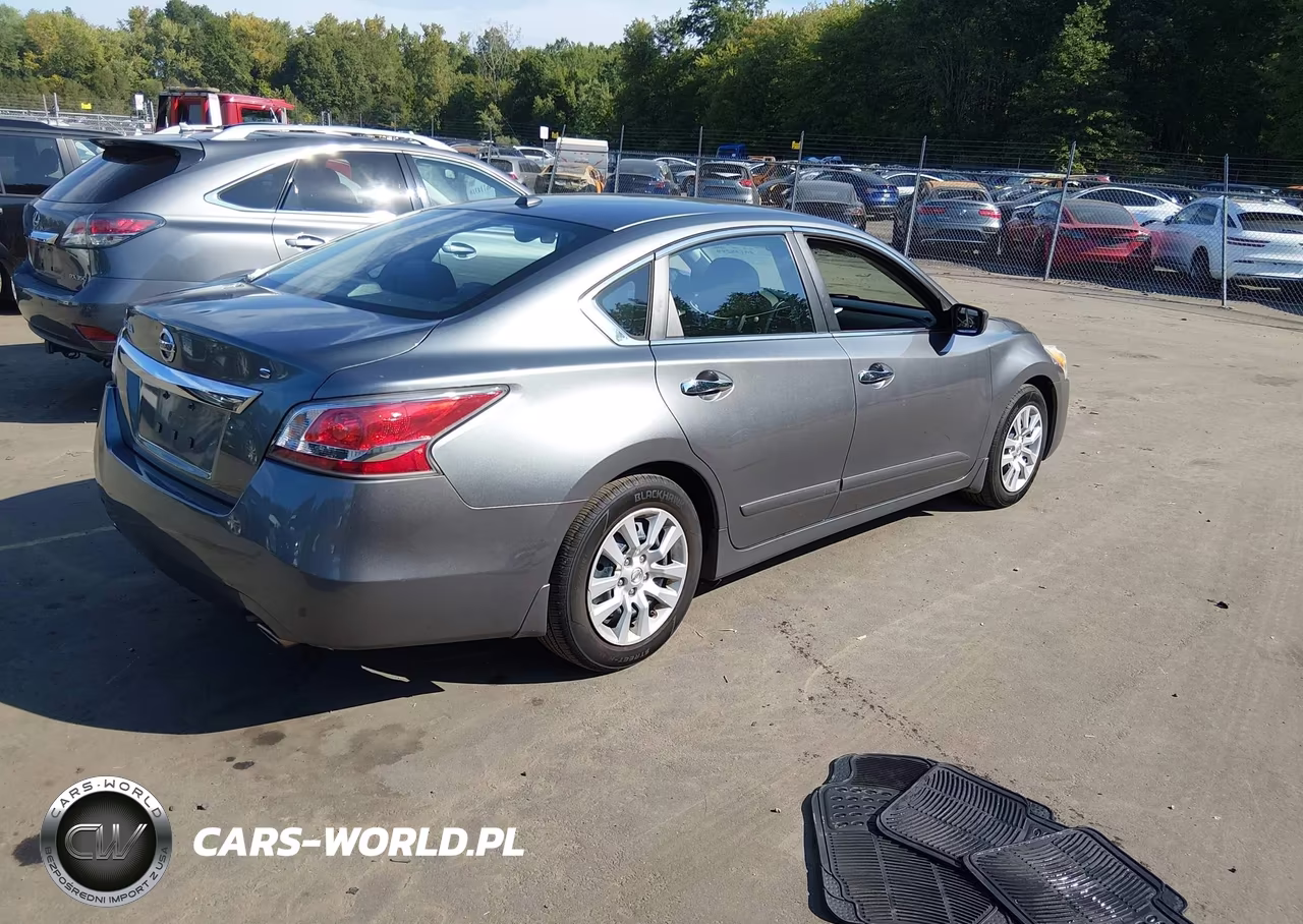 2015 Nissan Altima 2.5 S VIN:1N4AL3AP7FC105978 - 4