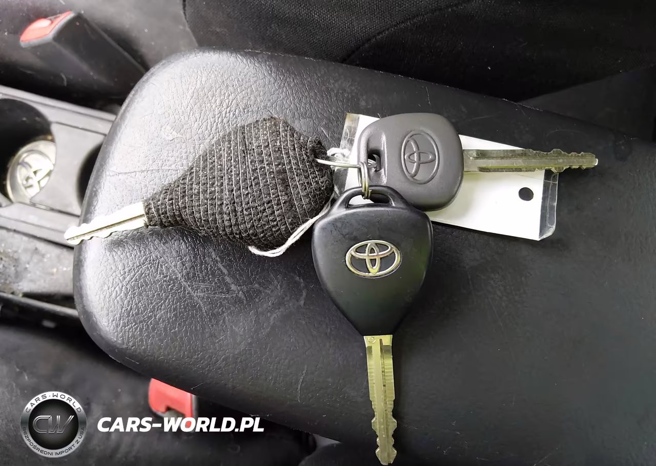 2011 Toyota Corolla S VIN:2T1BU4EE3BC586288 - 11