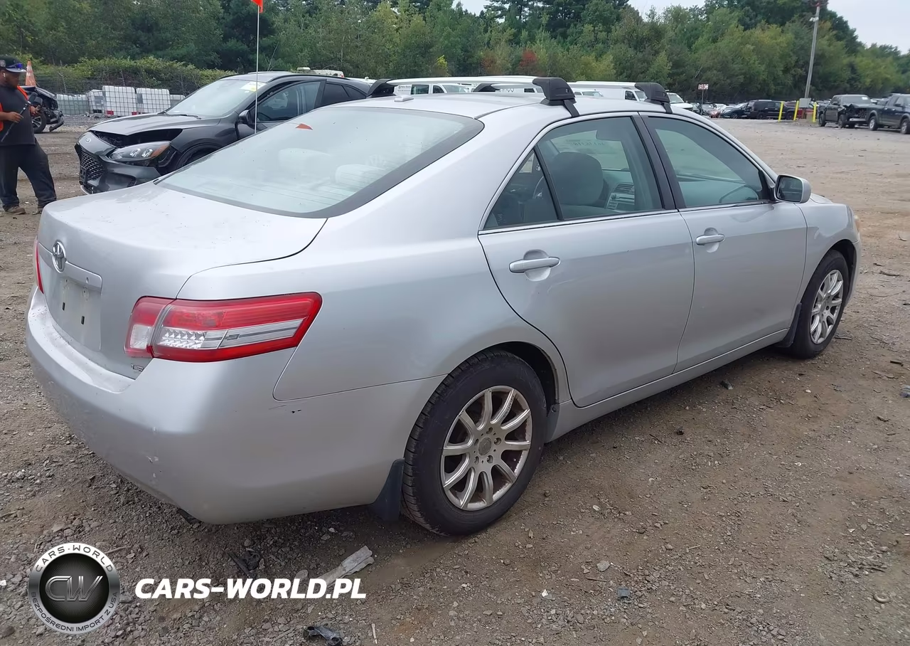 2010 Toyota Camry Le VIN:4T4BF3EK7AR049033 - 4